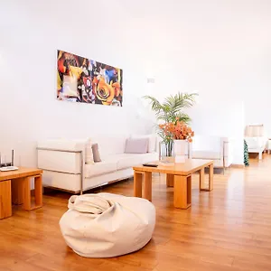 https://modern-sea-front-apartment-in-garachico.in-canary-islands.com